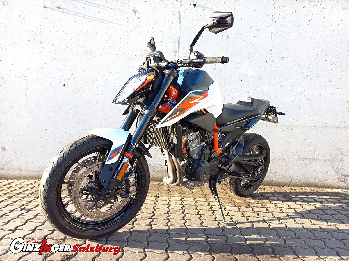 890 Duke R