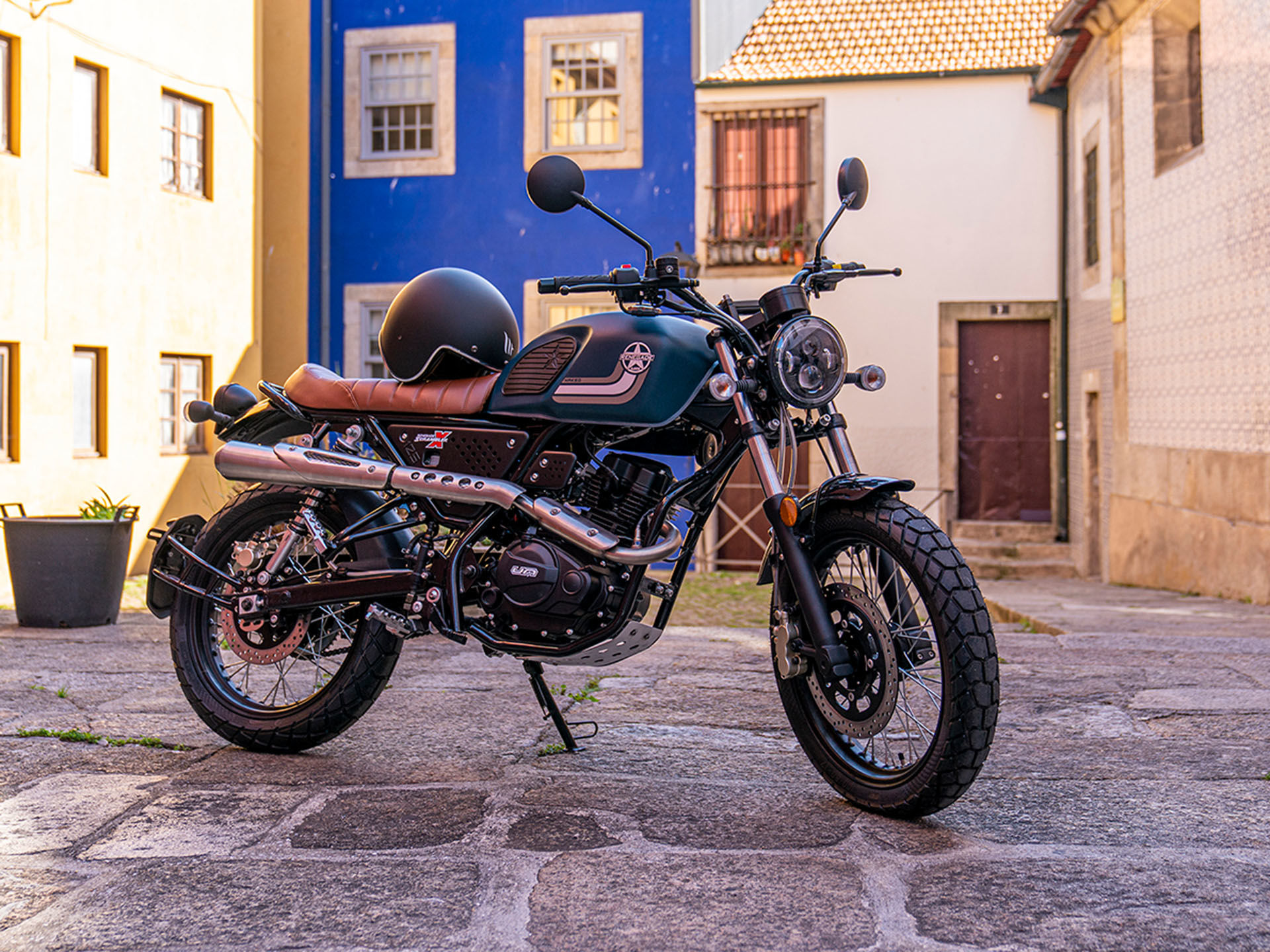 Scrambler X naked 4